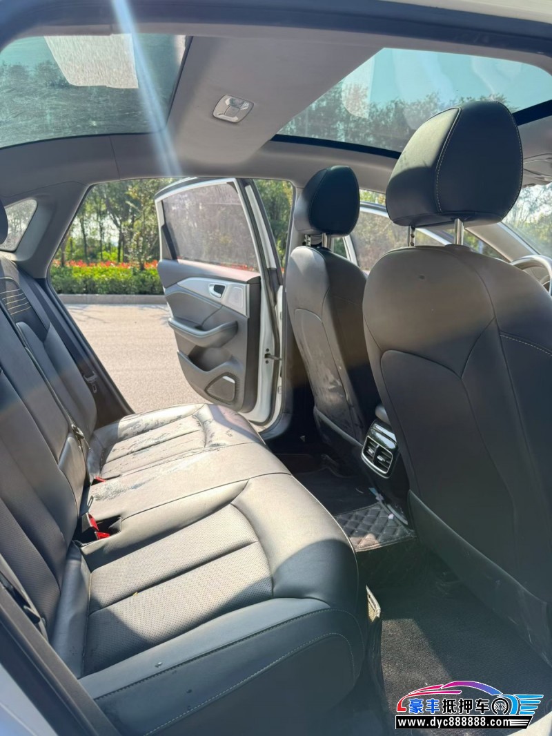 21年荣威i6轿车抵押车出售