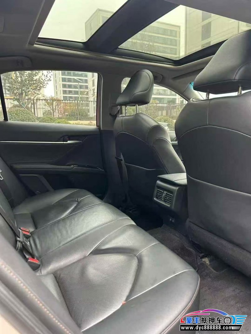 19年丰田凯美瑞轿车抵押车出售