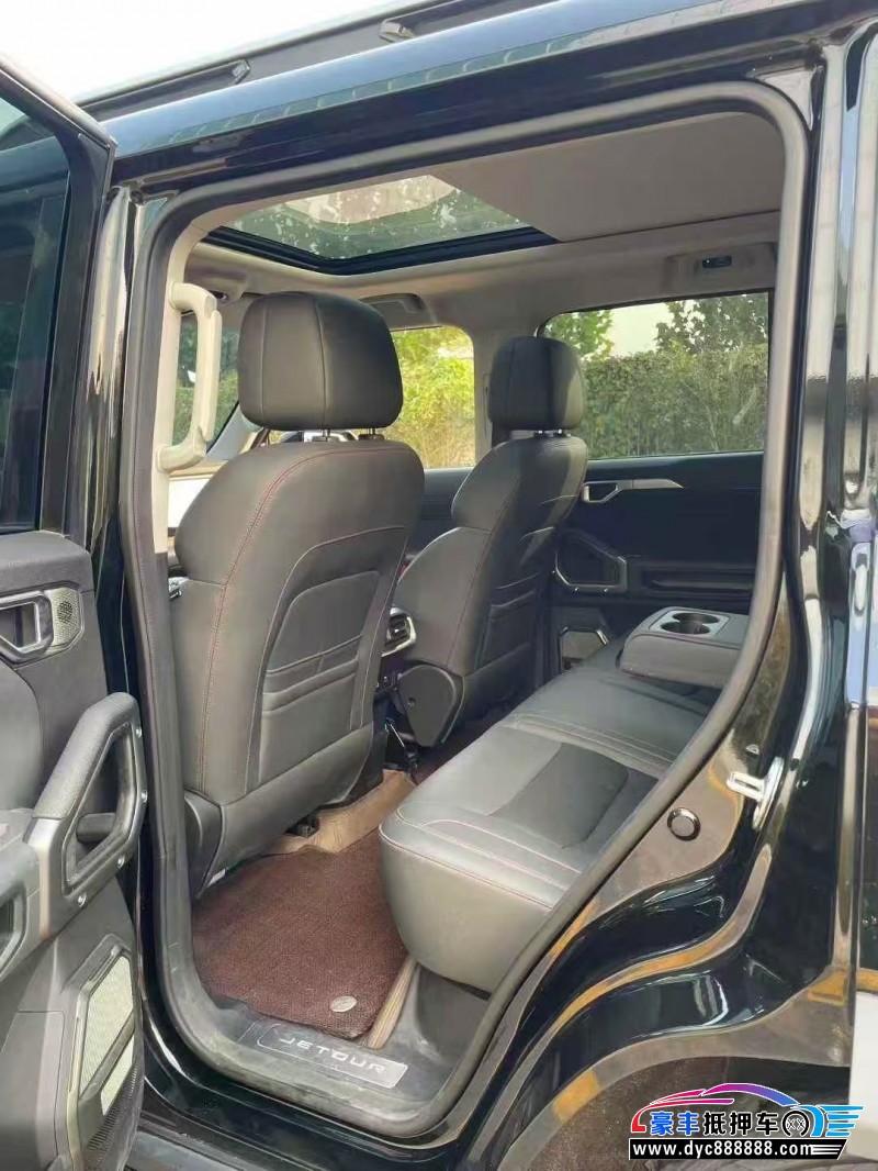 25年捷途旅行者轿车抵押车出售