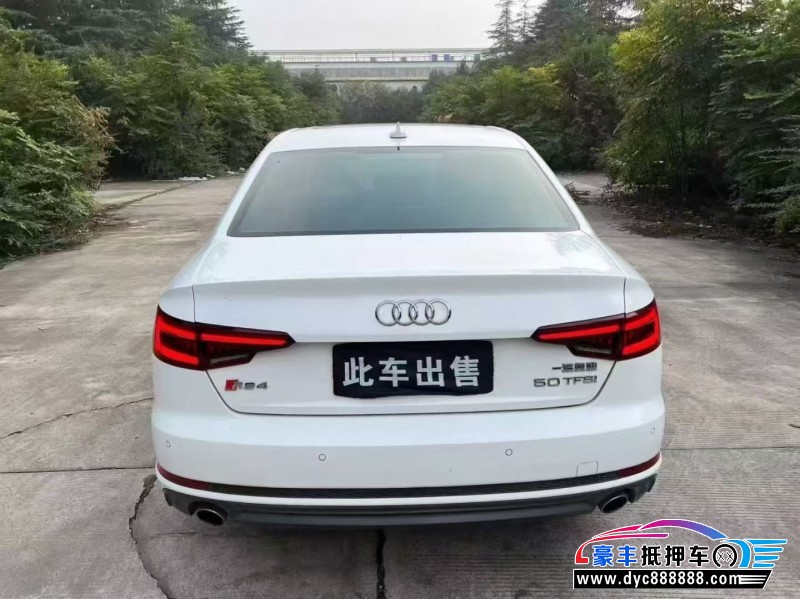 18年奥迪A4L轿车抵押车出售