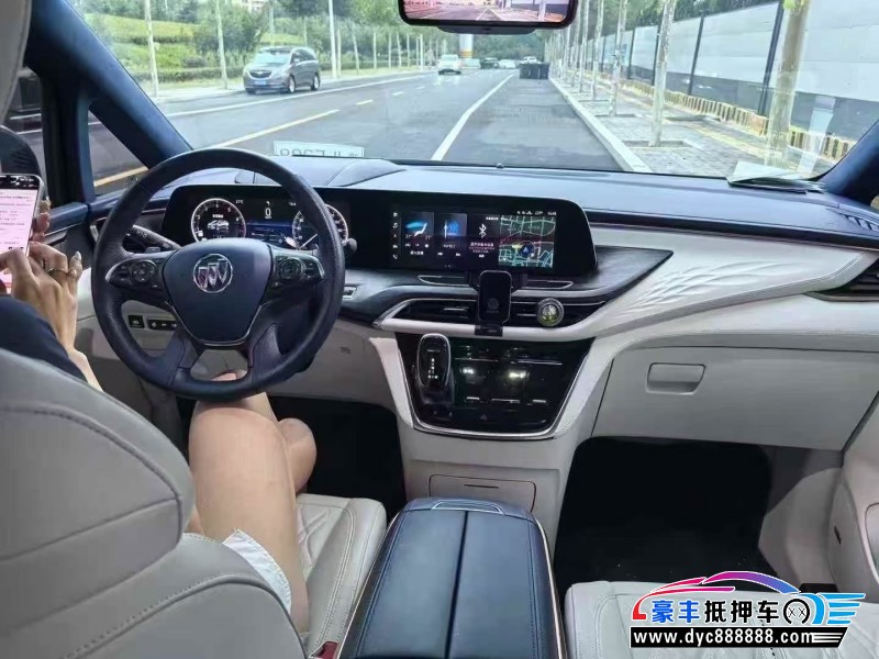 21年别克GL8轿车抵押车出售