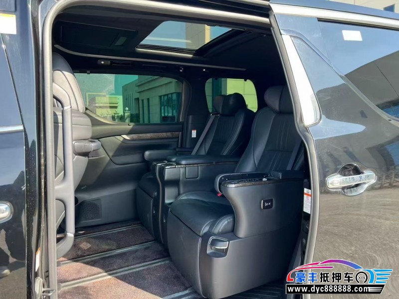 22年丰田埃尔法轿车抵押车出售