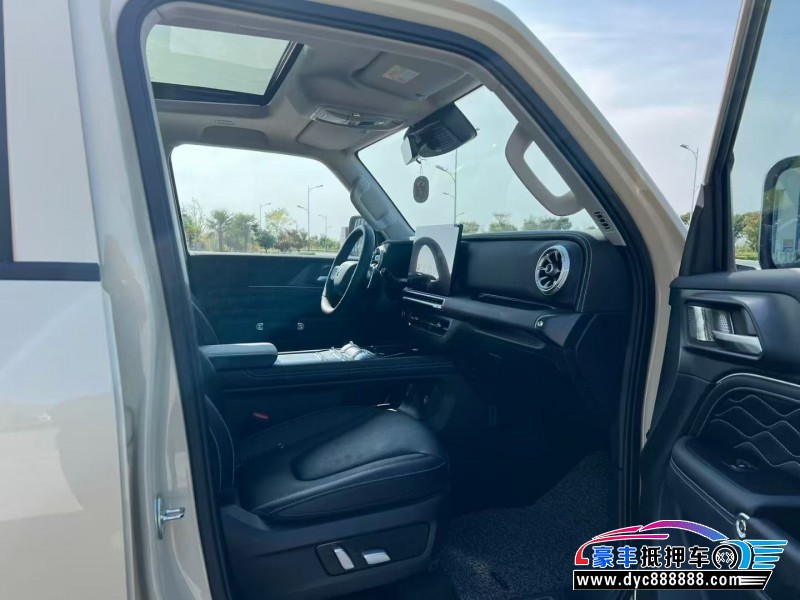 25年WEY坦克300轿车抵押车出售