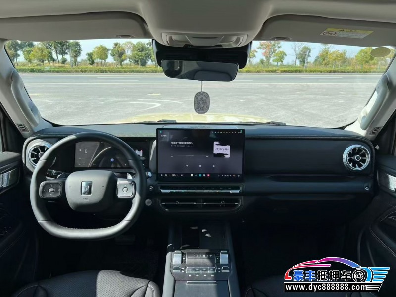 25年WEY坦克300轿车抵押车出售