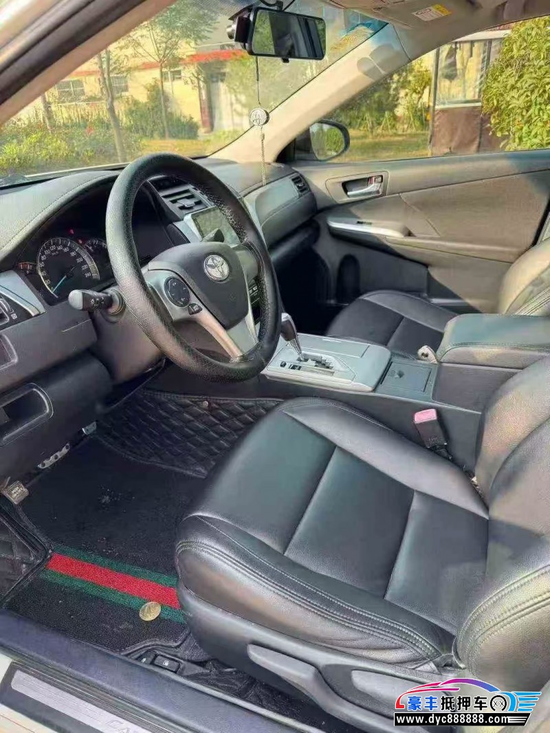 14年丰田凯美瑞轿车抵押车出售