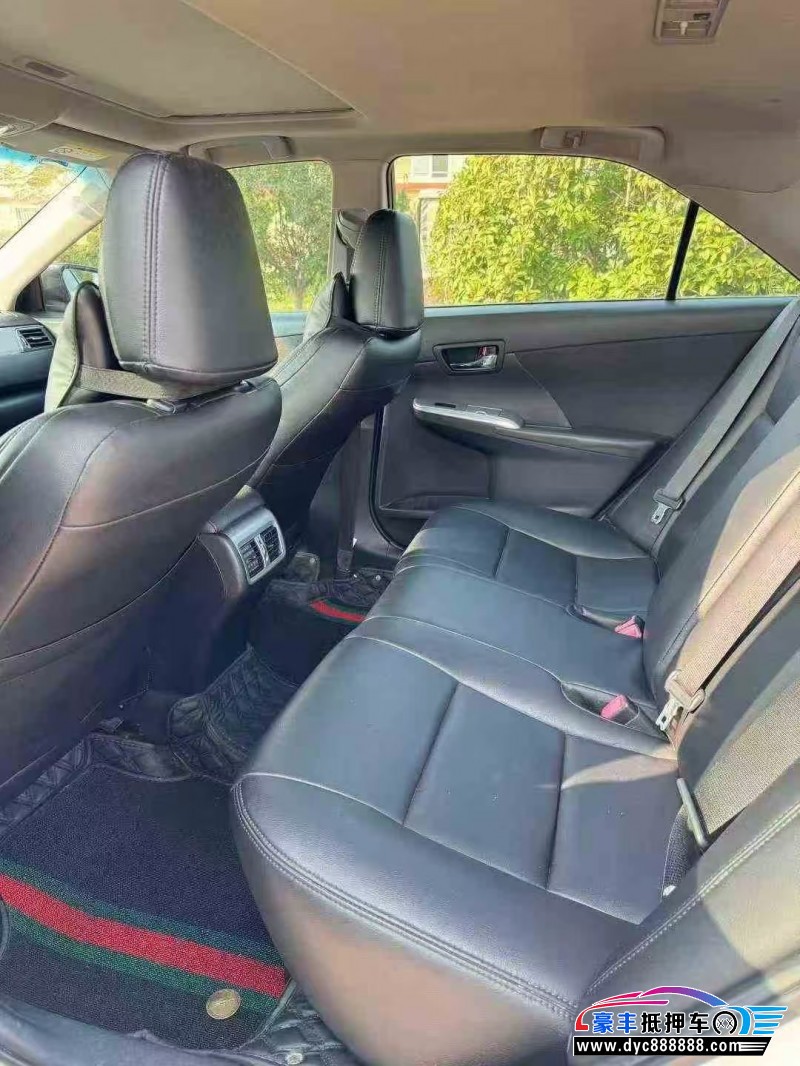 14年丰田凯美瑞轿车抵押车出售