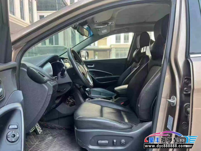 16年现代新胜达轿车抵押车出售