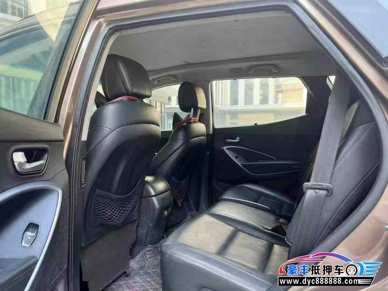 16年现代新胜达轿车抵押车出售