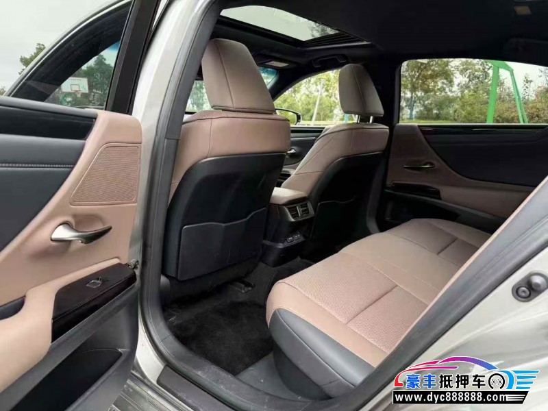 24年雷克萨斯ES轿车抵押车出售