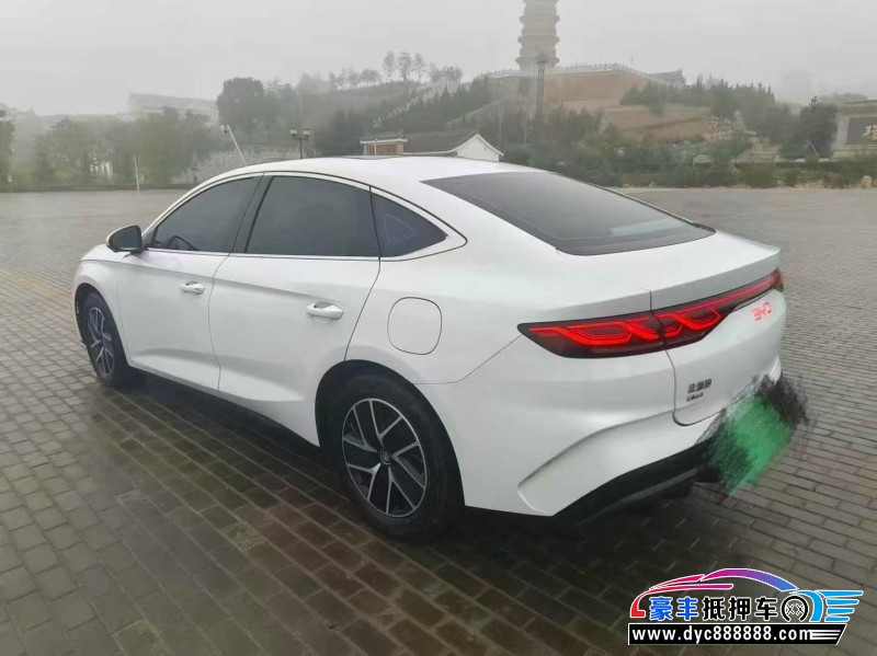 25年比亚迪秦轿车抵押车出售