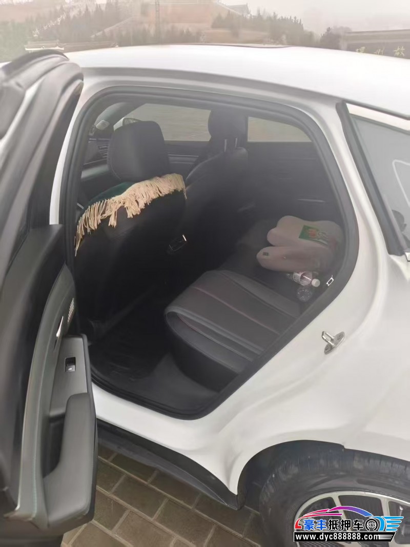 25年比亚迪秦轿车抵押车出售