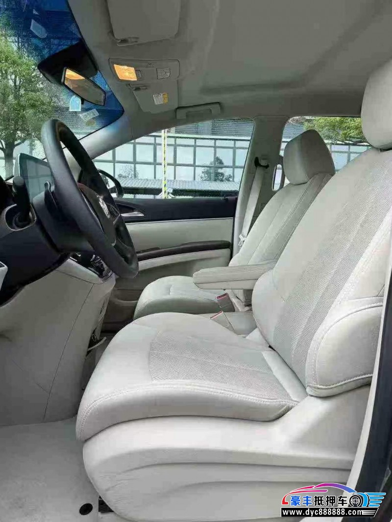 24年别克GL8轿车抵押车出售