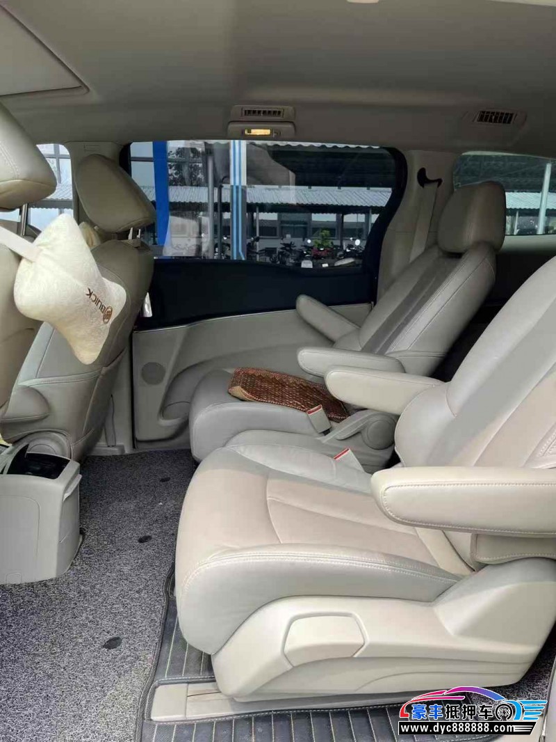 19年别克GL8轿车抵押车出售