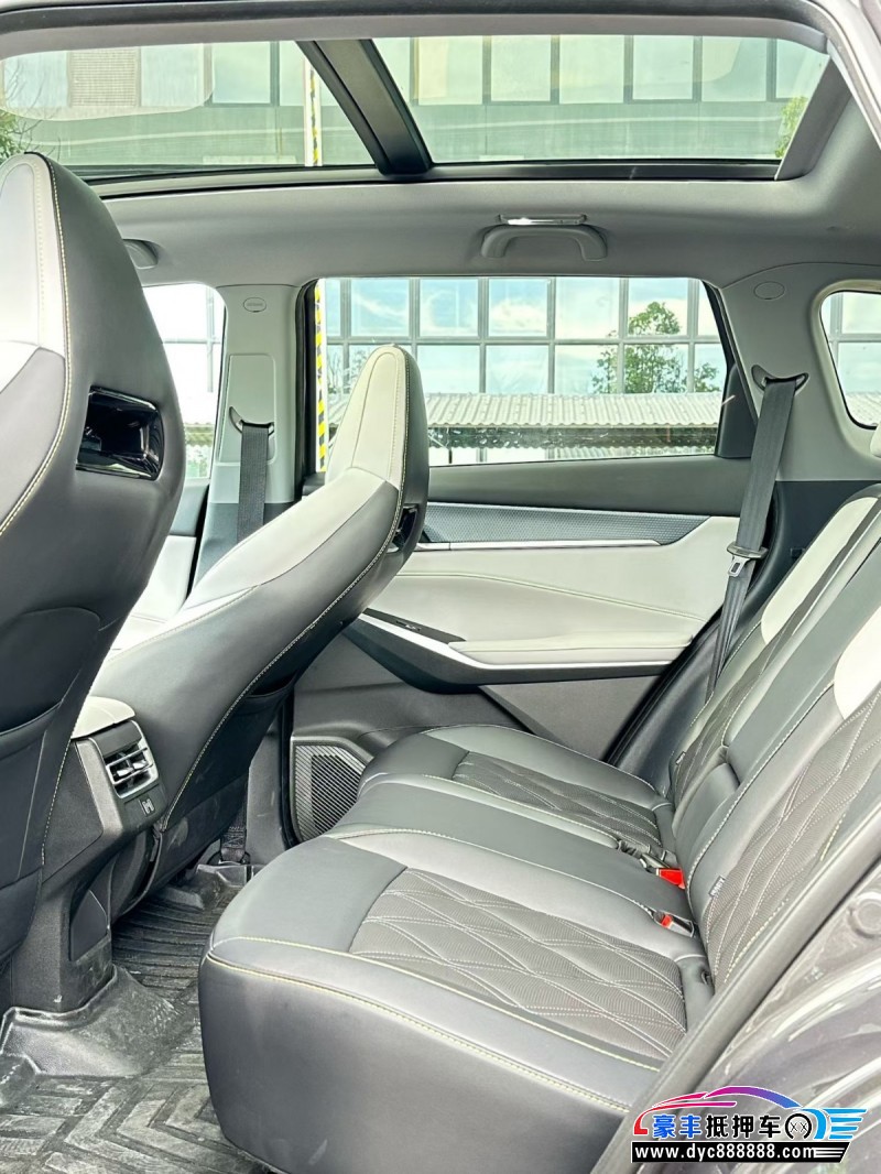 25年长安CS75轿车抵押车出售