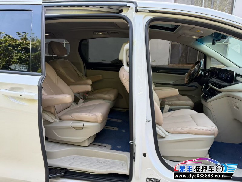 21年别克GL8轿车抵押车出售