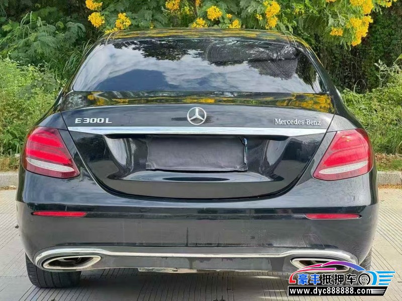 19年奔驰E轿车抵押车出售