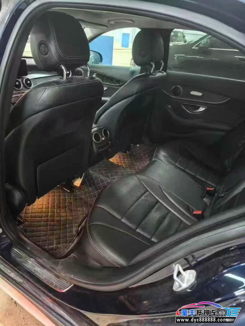 19年奔驰C轿车抵押车出售