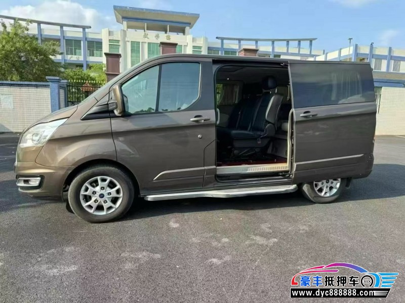 17年福特途睿欧轿车抵押车出售