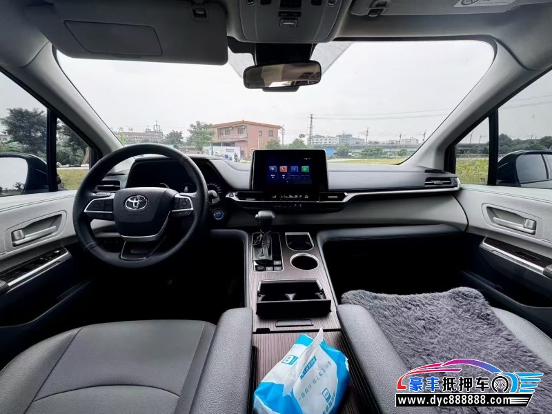 24年丰田格瑞维亚轿车抵押车出售