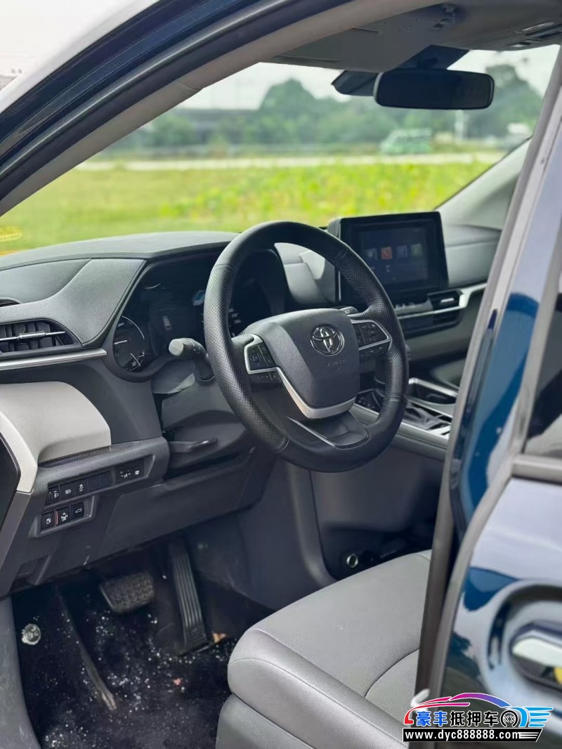 24年丰田格瑞维亚轿车抵押车出售