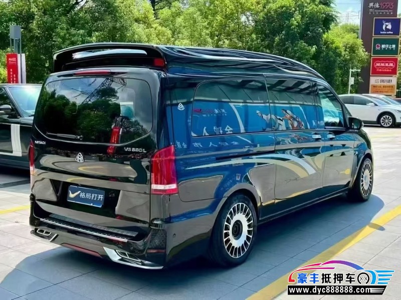 18年奔驰威霆轿车抵押车出售