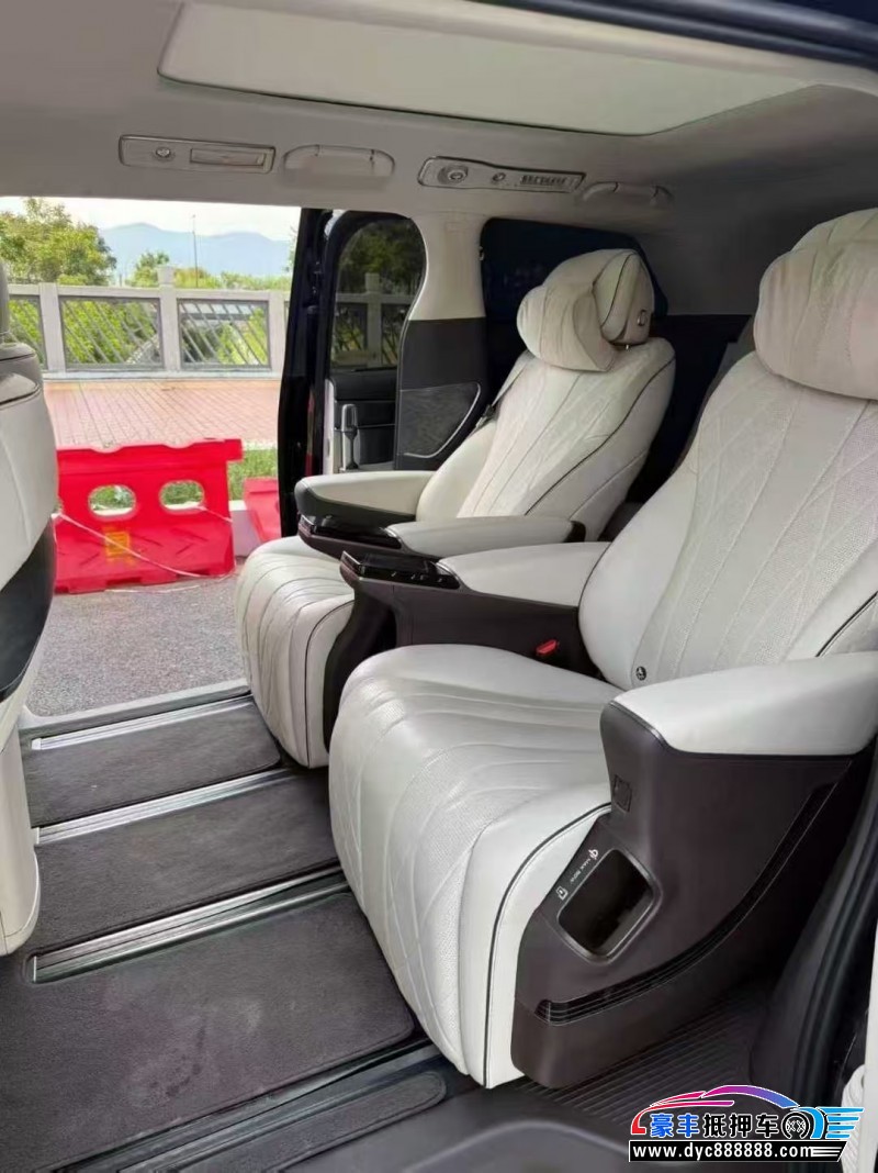 24年腾势D9轿车抵押车出售