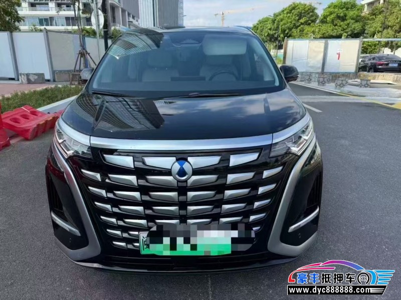 抵押车出售24年腾势D9轿车