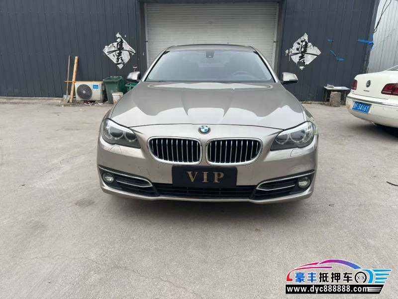 抵押车出售15年宝马5系轿车