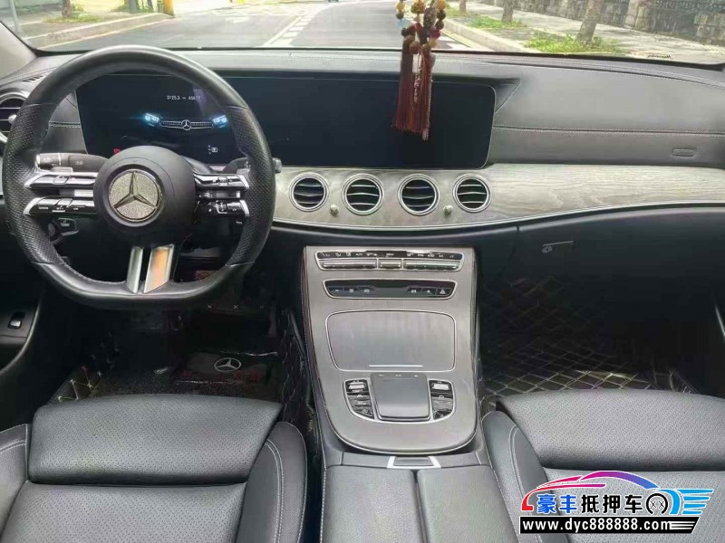 22年奔驰E轿车抵押车出售