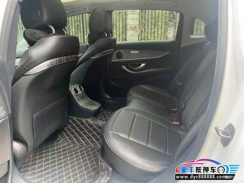 22年奔驰E轿车抵押车出售