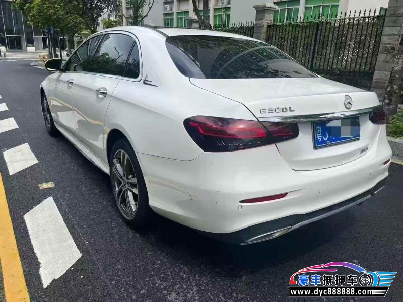 22年奔驰E轿车抵押车出售