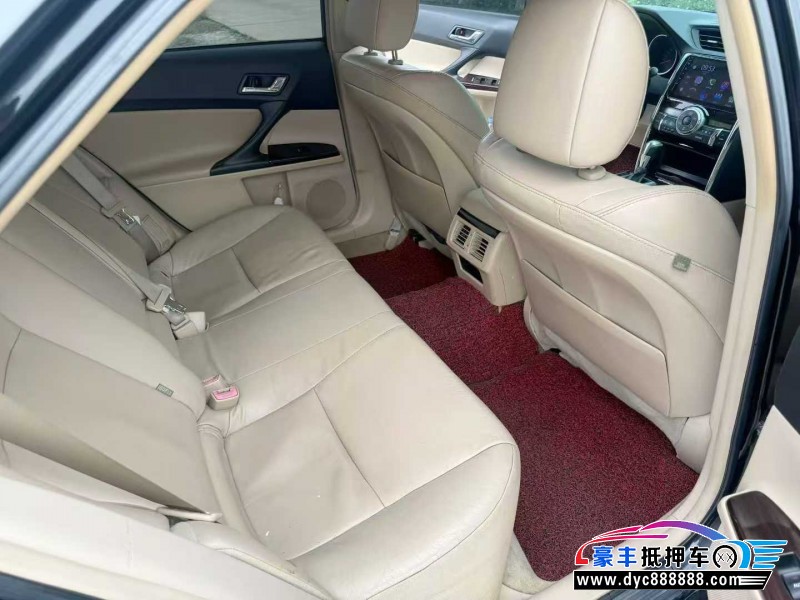 13年丰田锐志轿车抵押车出售