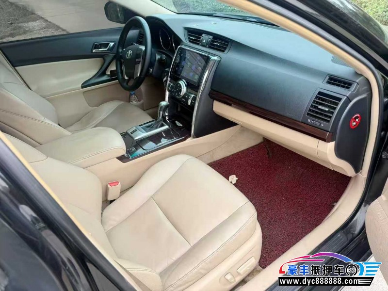 13年丰田锐志轿车抵押车出售