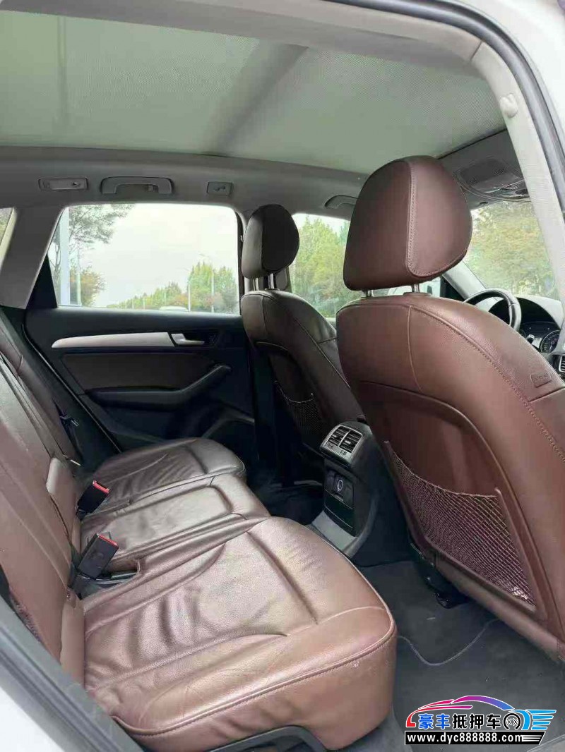 17年奥迪Q5轿车抵押车出售