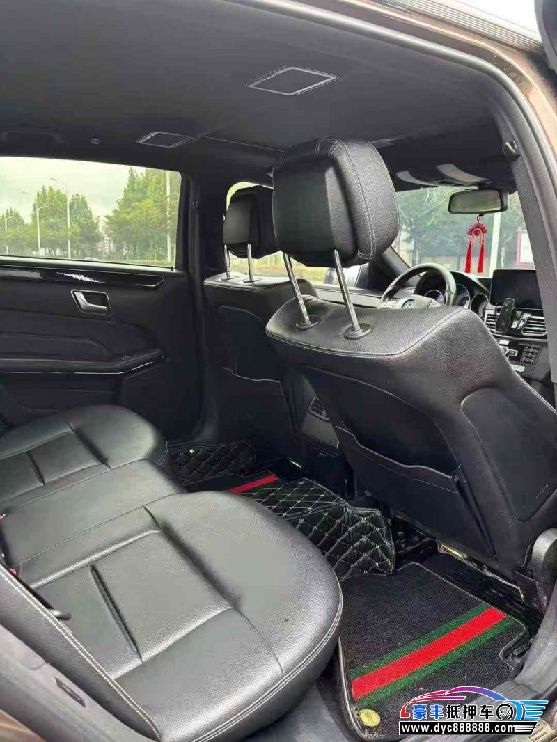 14年奔驰E轿车抵押车出售