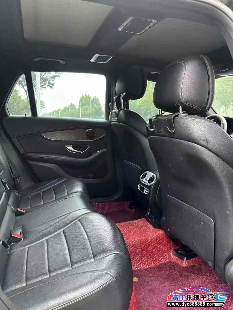 19年奔驰GLC轿车抵押车出售