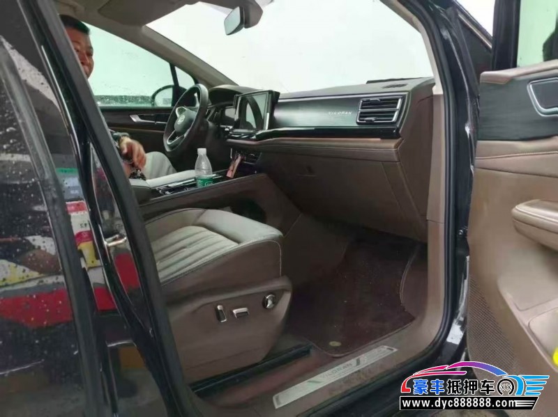 25年大众蔚然轿车抵押车出售