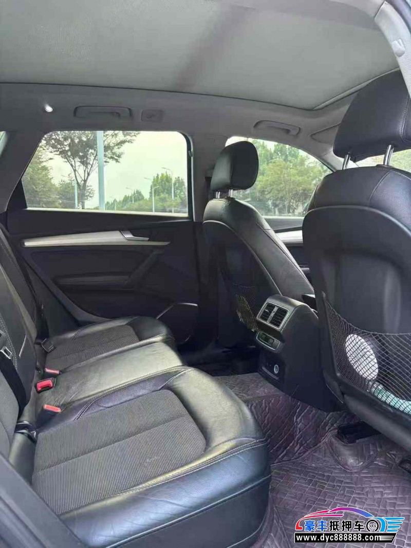 18年奥迪Q5轿车抵押车出售