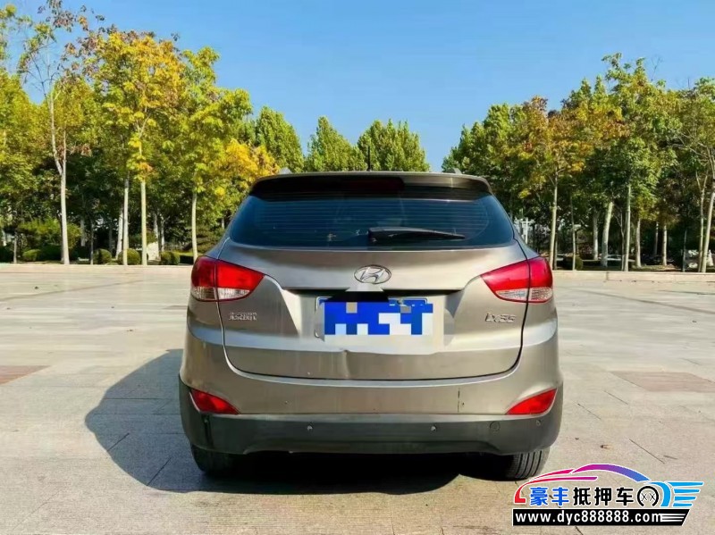 17年现代ix35轿车抵押车出售