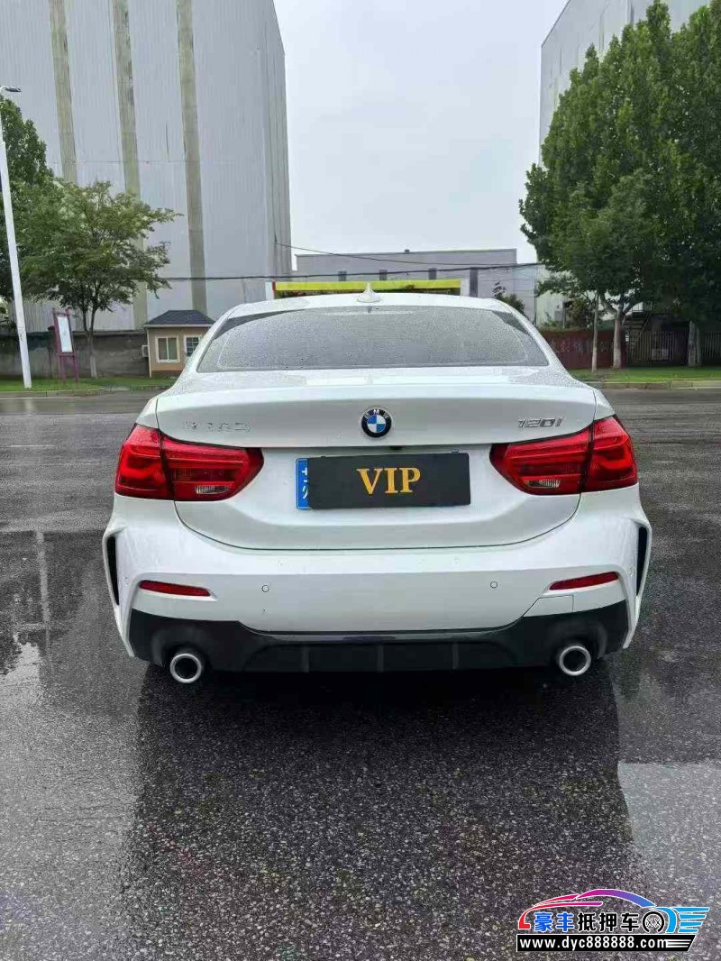 24年宝马1系轿车抵押车出售