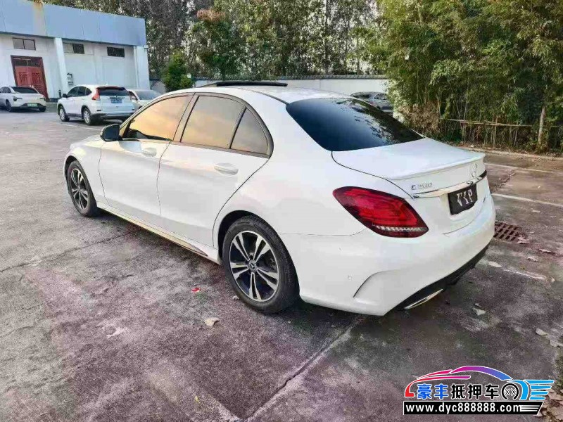 18年奔驰C轿车抵押车出售