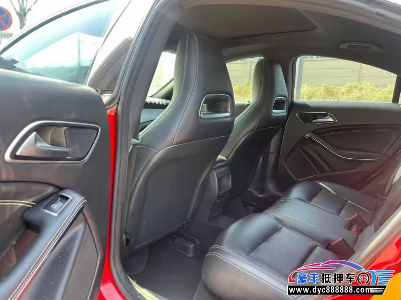 18年奔驰CLA轿车抵押车出售