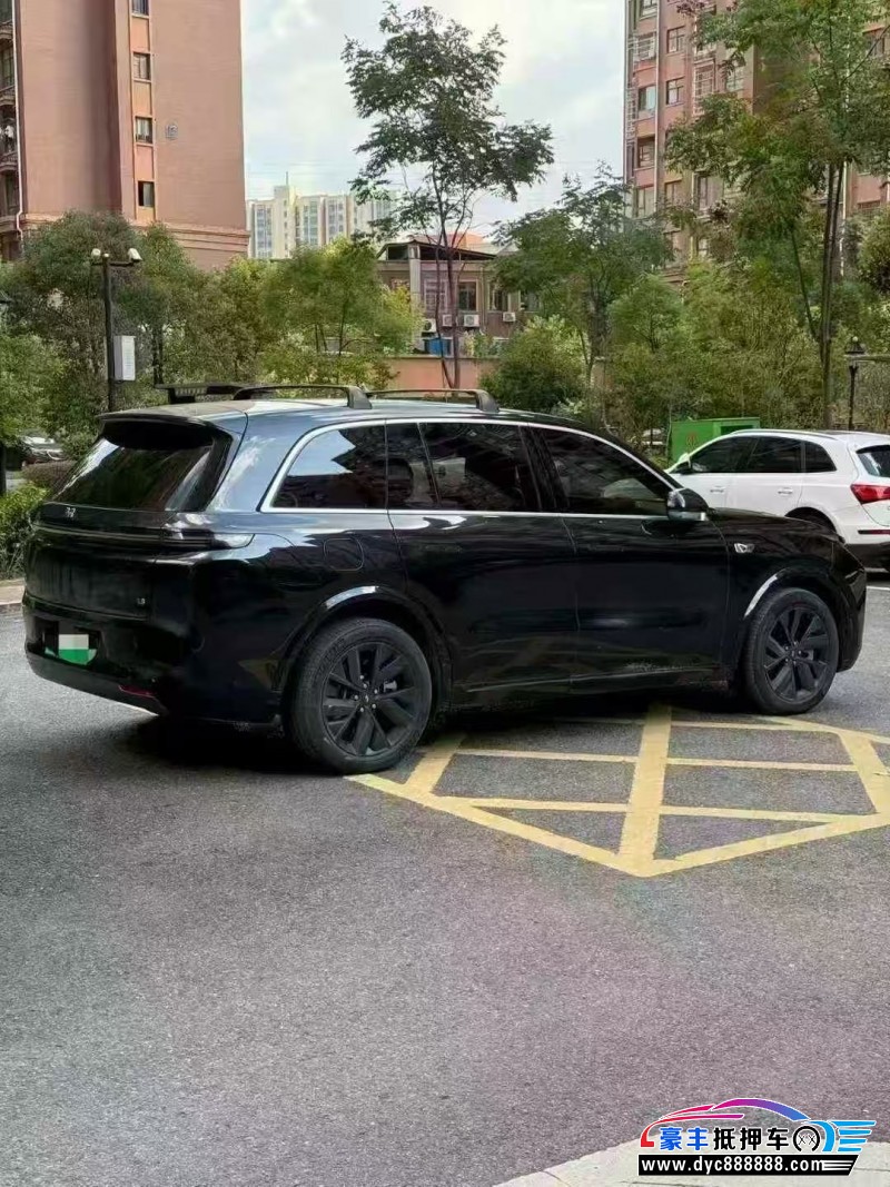 23年理想L8轿车抵押车出售