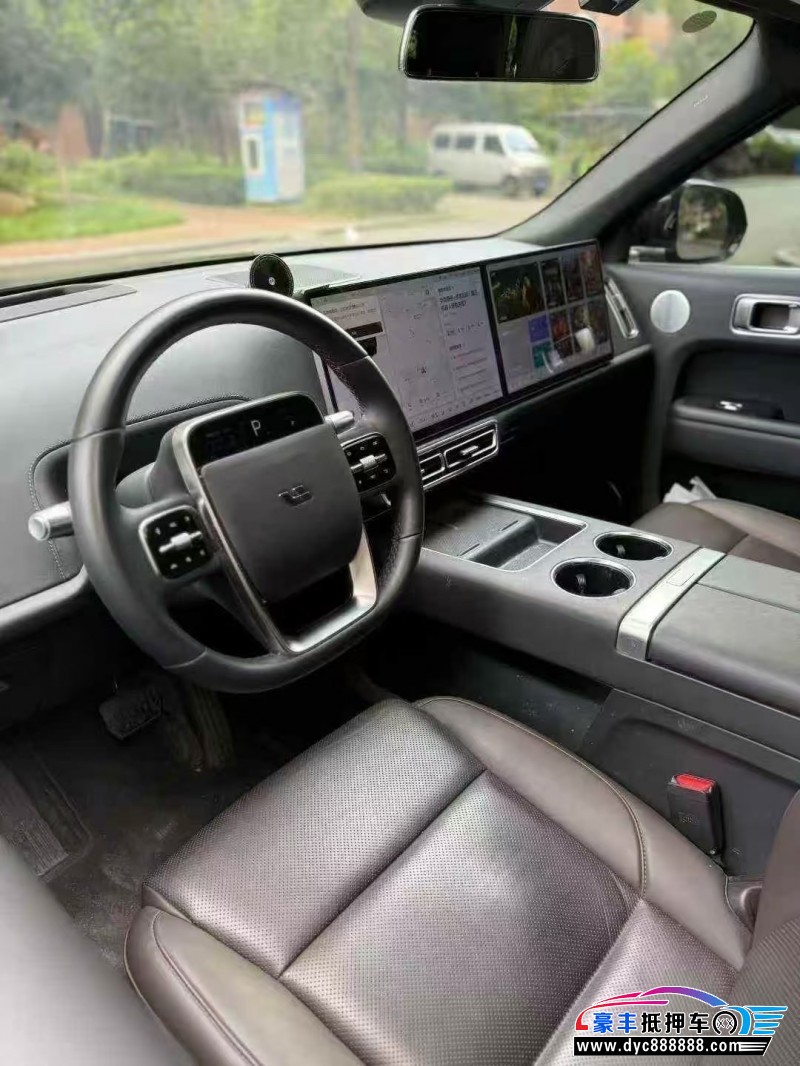 23年理想L8轿车抵押车出售