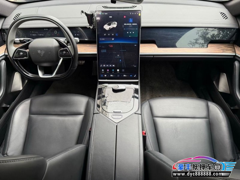 23年哪吒S轿车抵押车出售