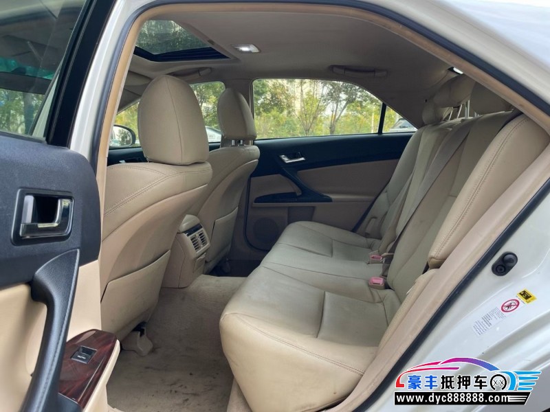 13年丰田锐志轿车抵押车出售