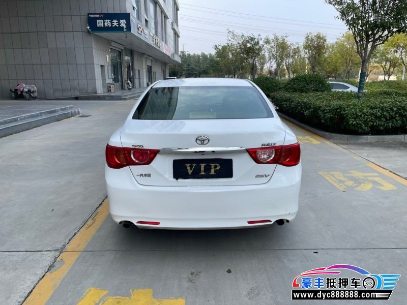 13年丰田锐志轿车抵押车出售