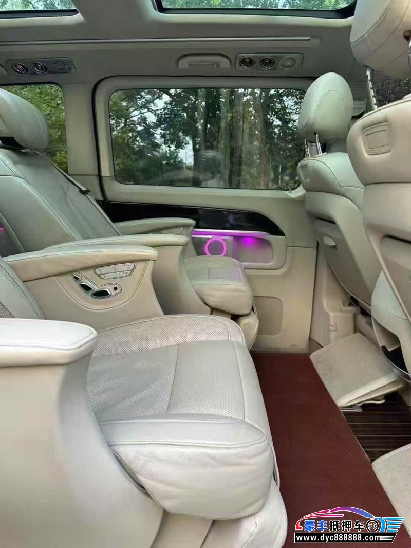 17年奔驰V轿车抵押车出售