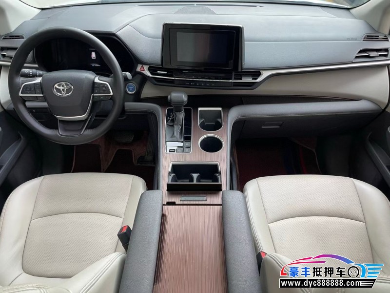 23年丰田塞纳轿车抵押车出售