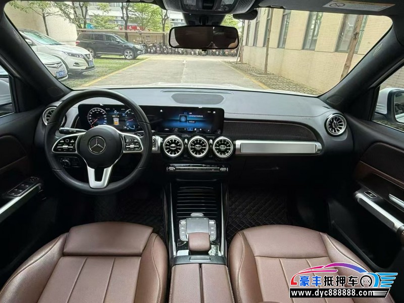 22年奔驰GLB轿车抵押车出售